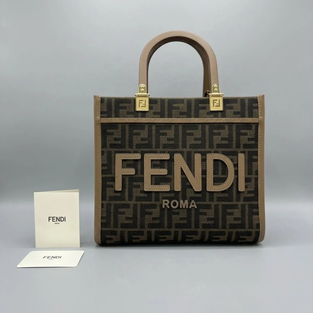 Fendi Raffia vs Roma