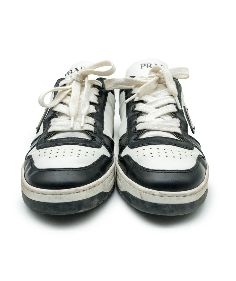 Prada Size 39 White and Black Downtown Leather Womens Sneakers