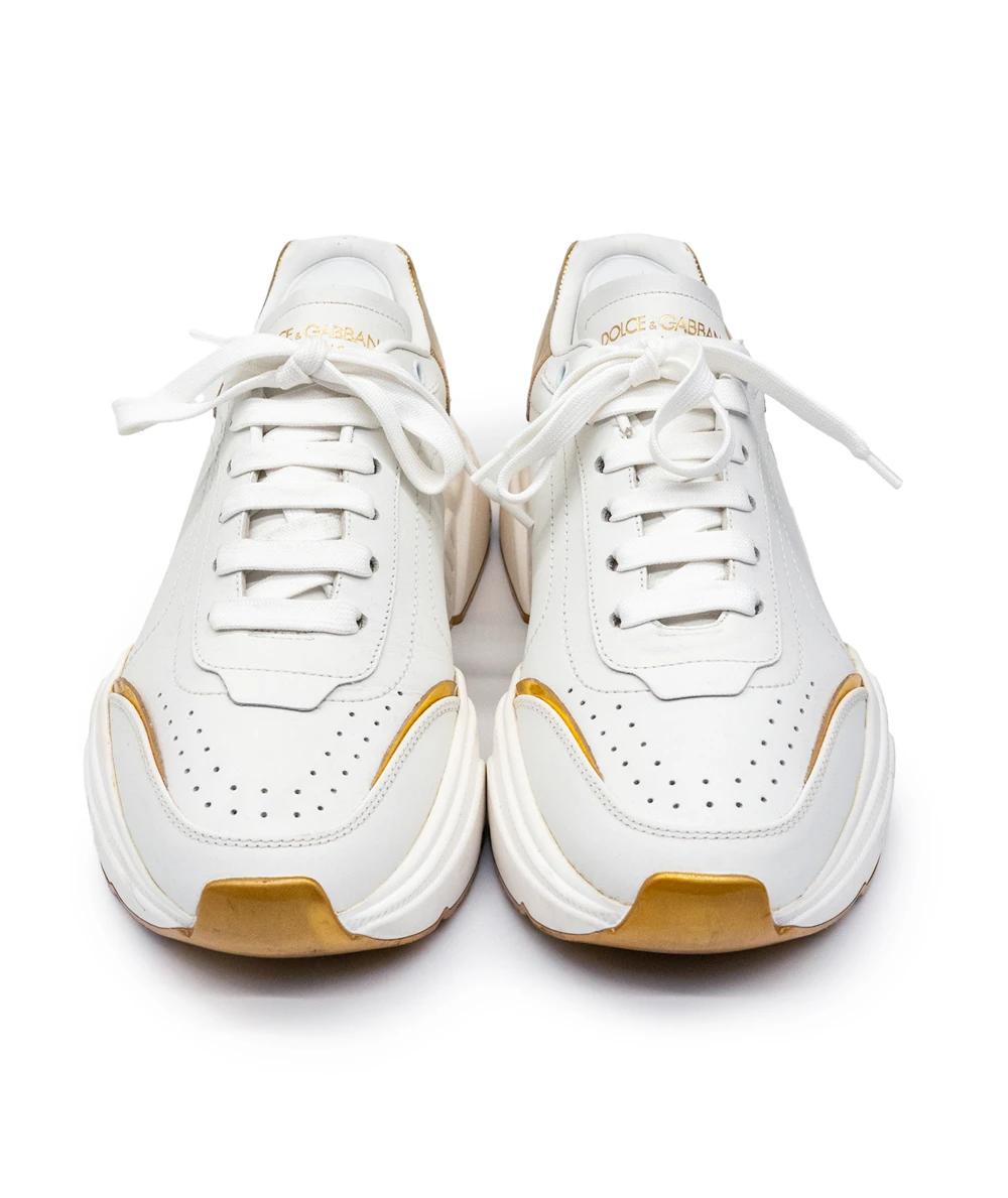 Dolce  Gabbana Size 40 White/Golden Patent Leather Super King Low Top Sneakers