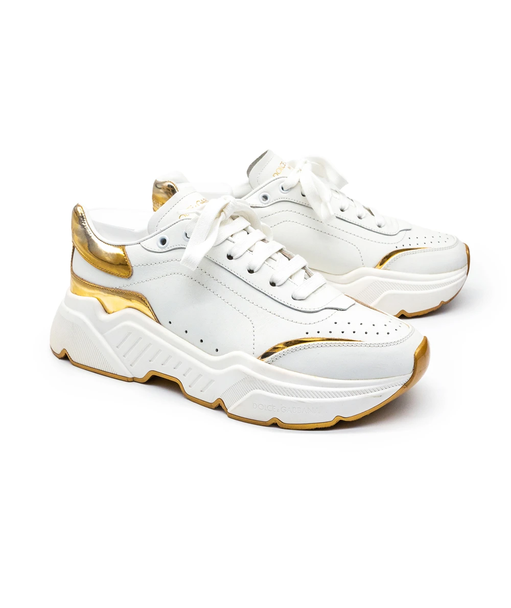 Dolce  Gabbana Size 40 White/Golden Patent Leather Super King Low Top Sneakers