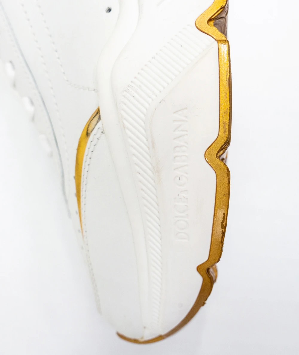 Dolce  Gabbana Size 40 White/Golden Patent Leather Super King Low Top Sneakers