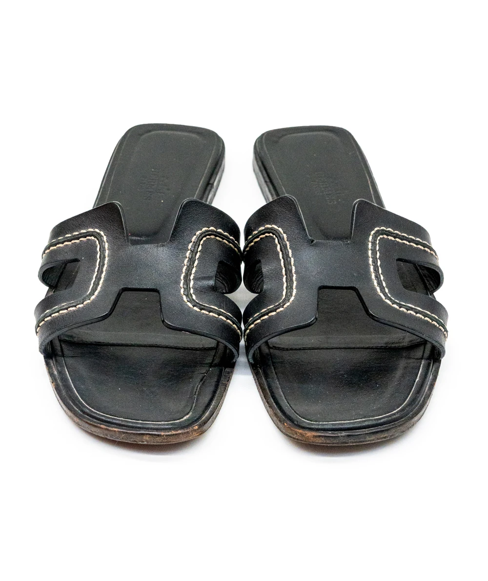 Hermes Size 37 Black Leather Oran Sandals