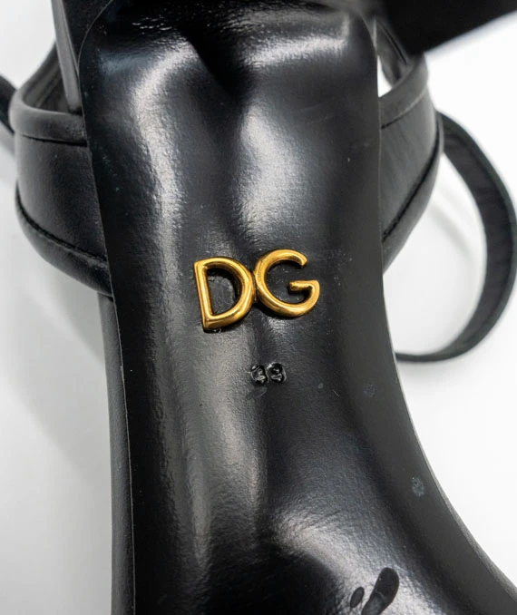 Dolce  Gabbana Size 38 Calfskin Sandals With DG Amore Logo