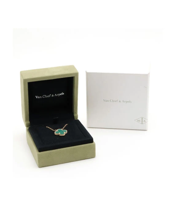 Van Cleef  Arpels Vintage 18k Yellow Gold Necklace with Alhambra Malachite Pendant