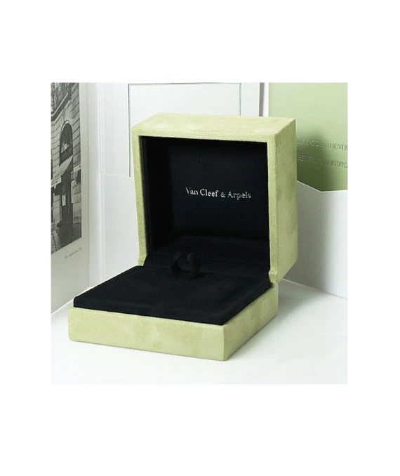 Van Cleef  Arpels Perlée Clover 18k Yellow Gold Diamond Ring