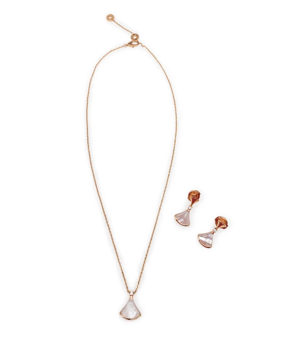 Bvlgari Divas Dream Diamond and Mother of Pearl 18k Rose Gold Necklace with Matching Earrings Set