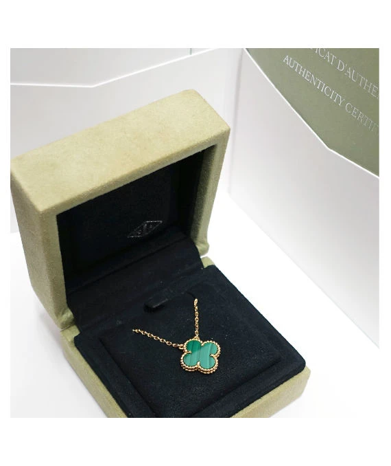 Van Cleef  Arpels Vintage 18k Yellow Gold Necklace with Alhambra Malachite Pendant