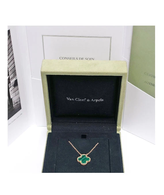 Van Cleef  Arpels Vintage 18k Yellow Gold Necklace with Alhambra Malachite Pendant