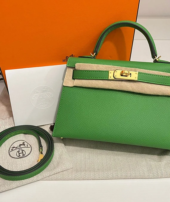 HERMES 2023 Green Mini Kelly in Epsom Leather with Gold Hardware