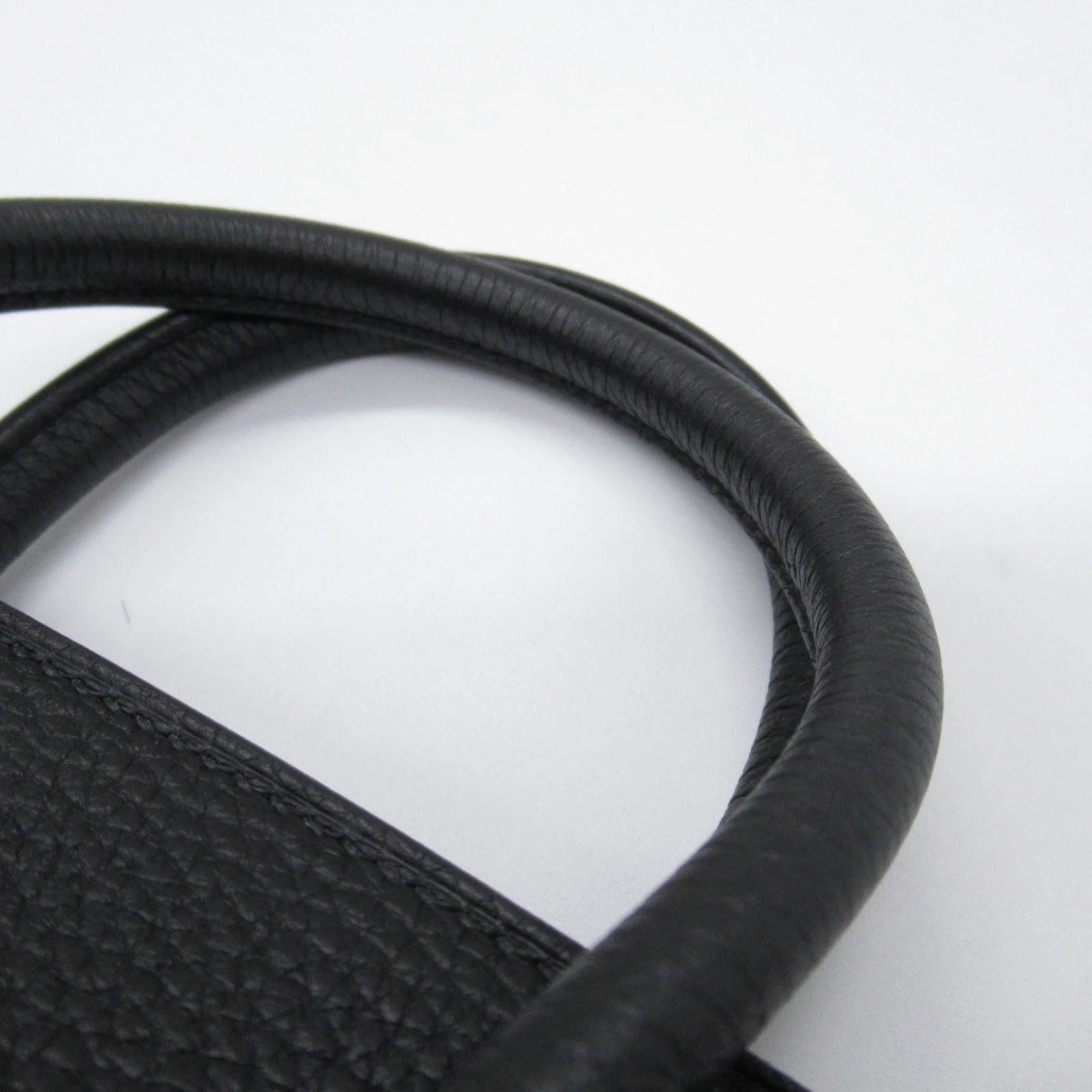 Hermes 2014 Birkin (Stamp R) Size 25 Togo Leather Handbag in Black color with Palladium Hardware