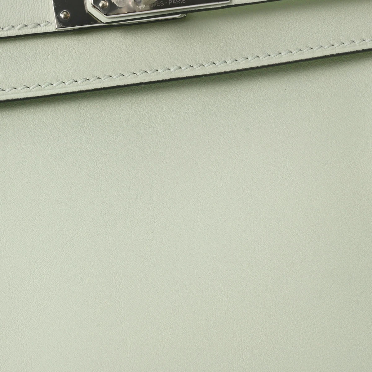Hermes 2022 (Stamp U) Size 25 Swift leather Kelly Veil Fizz in Color with Palladium Hardware