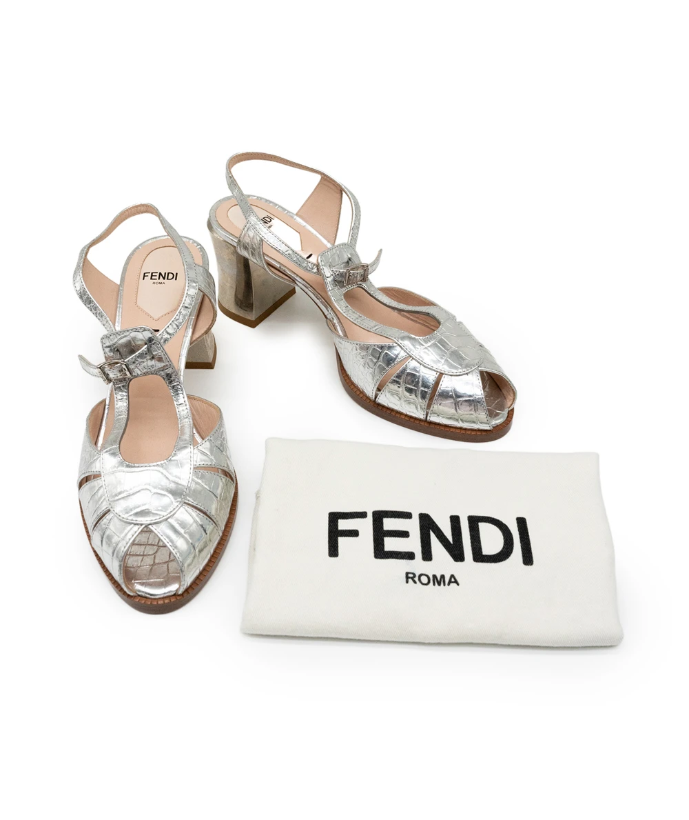 Fendi Size 38 Silver Foil Crocodile-embossed Leather Metallic Strappy Chameleon Platform Block Heel Sandals