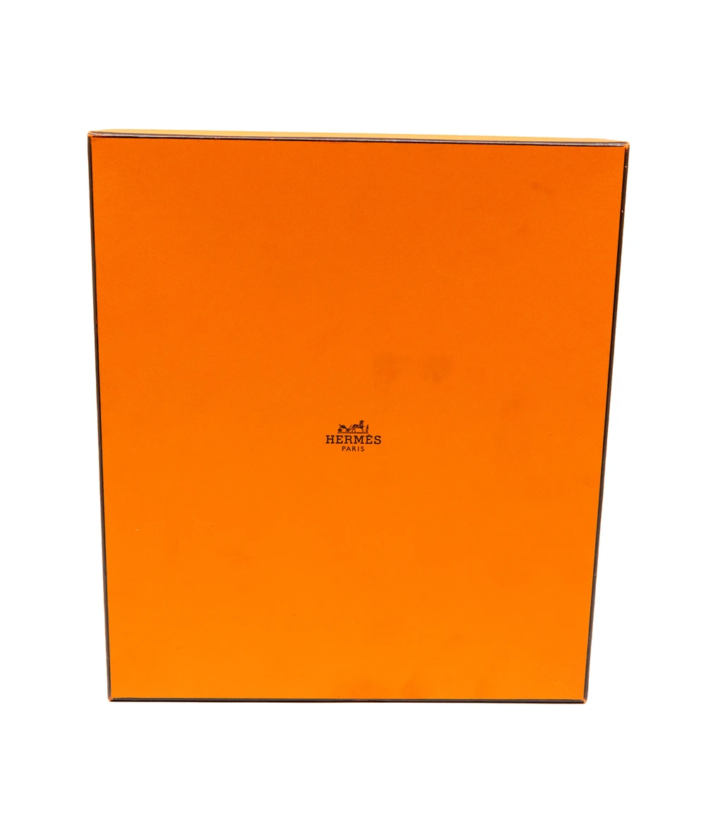 Hermes Birkin (Stamp B) Size 25 Togo Leather handbag in Orange with Gold Hardware Brand New Year 2023